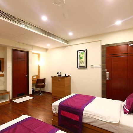 Fabhotel Prime Adore Residency チェンナイ エクステリア 写真